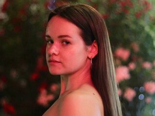 Hisako Lavertu: Thinks